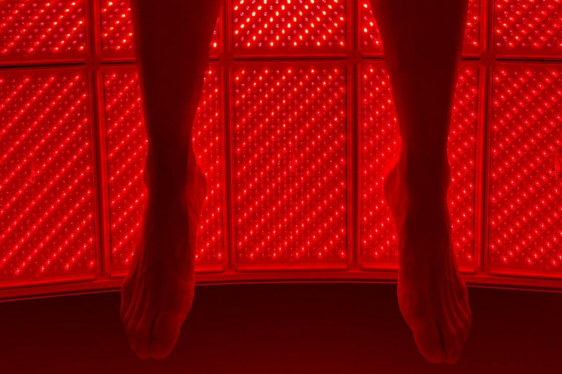 red light therapy for marathon foot pain
